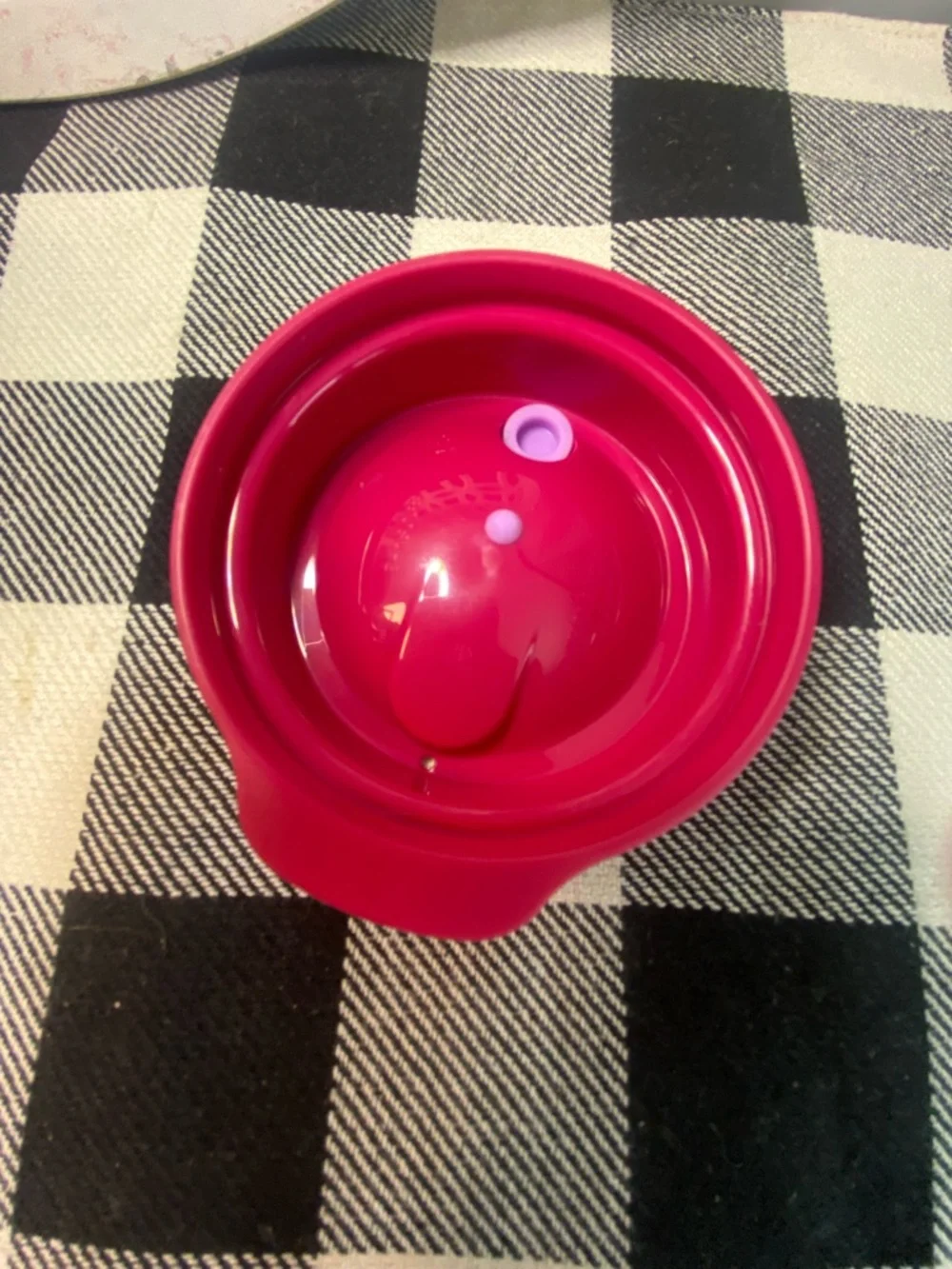 New Tupperware Two-Tone Pink Travel‎ Mug - Dark Rose and Light Pink